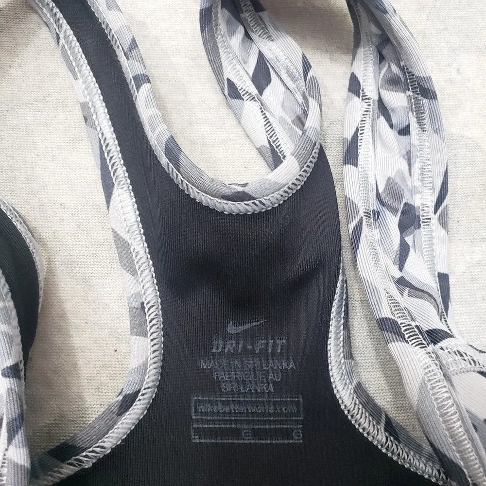 Nike Sports Bra Womens Large Gray Dri-Fit Pullover Gym Fitness Running Outdoors